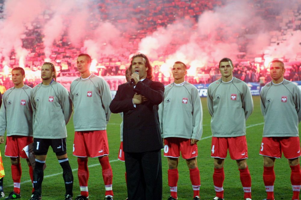 FOT WLODZIMIERZ SIERAKOWSKI
PILKA NOZNA
2001-11-14  STADION LECH POZNAN
MECZ TOWARZYSKI POLSKA - KAMERUN  0 - 0
HYMN - PREZENTACJA - TORZEWSKI MAREK